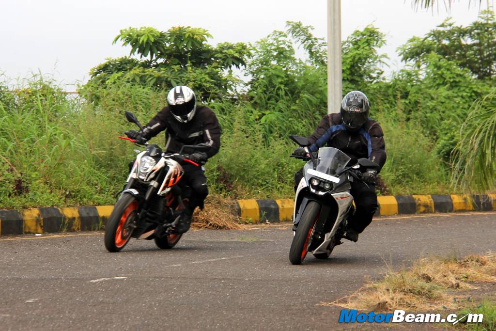 KTM RC 390 vs Duke 390 Test Ride