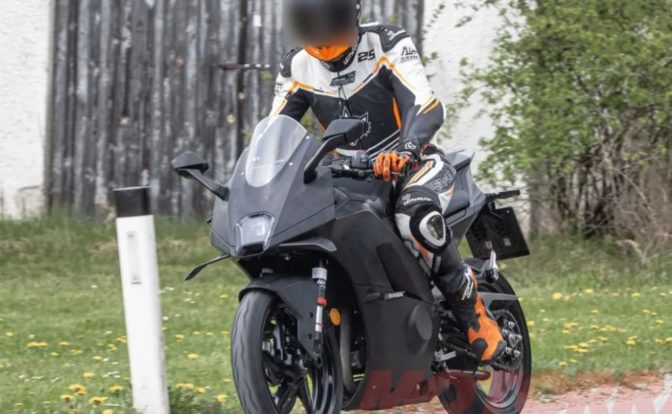 KTM RC 490 front
