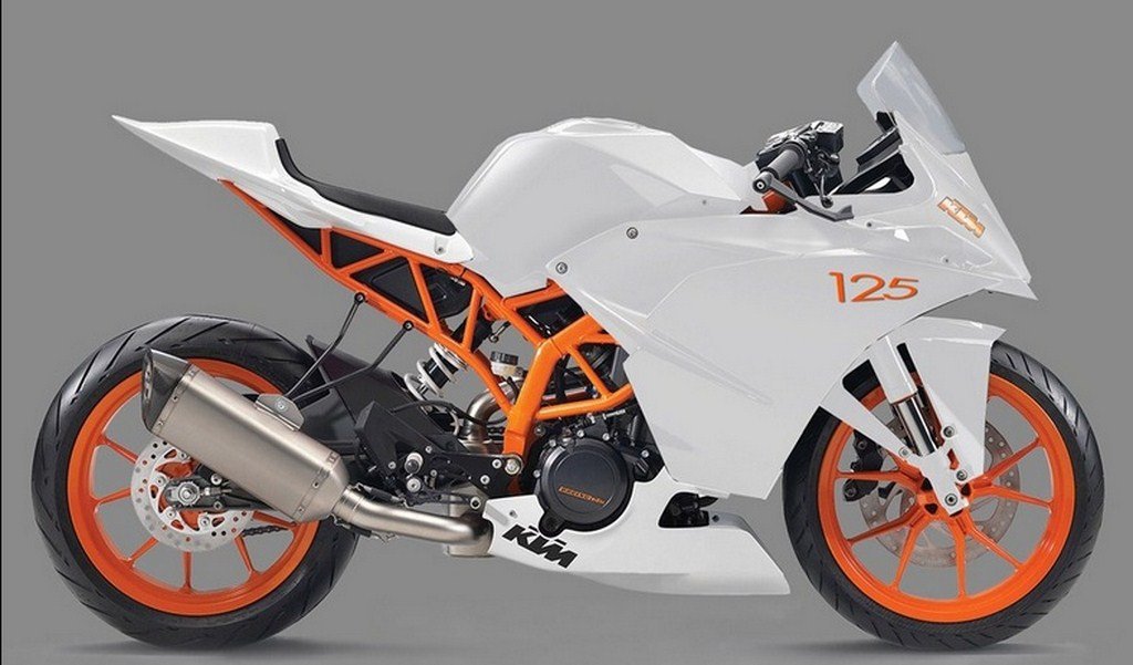 KTM RC125 Side