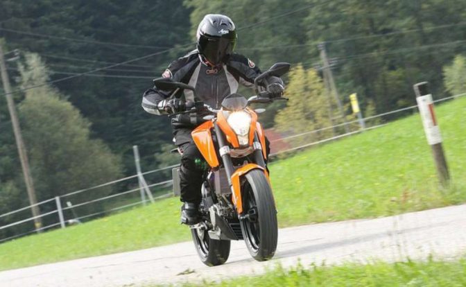 KTM_Duke_200