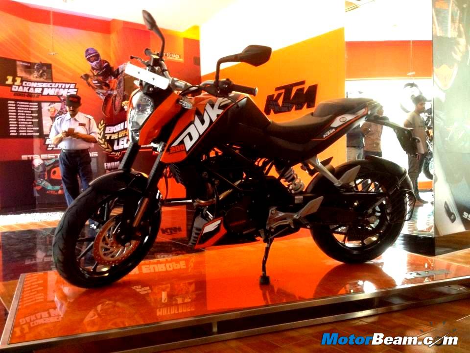 KTM Duke 200 vs Competitors KTM Duke 200 vs Competitors