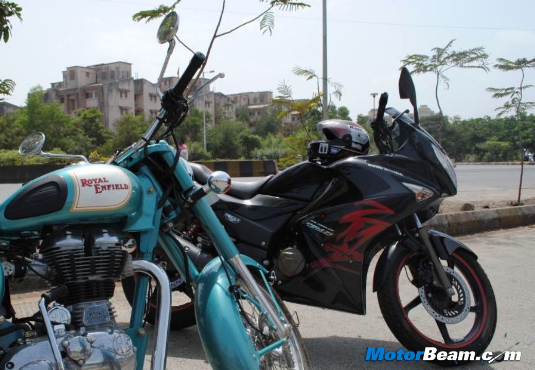 Karizma ZMR vs Classic 500 Karizma ZMR vs Classic 500