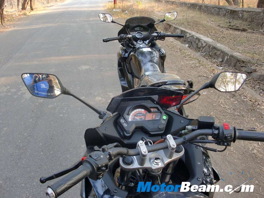 Karizma_ZMR_Vs_Fazer_Riding Karizma_ZMR_Vs_Fazer_Riding