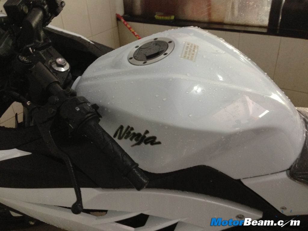 Kawasaki Ninja 300 Tank