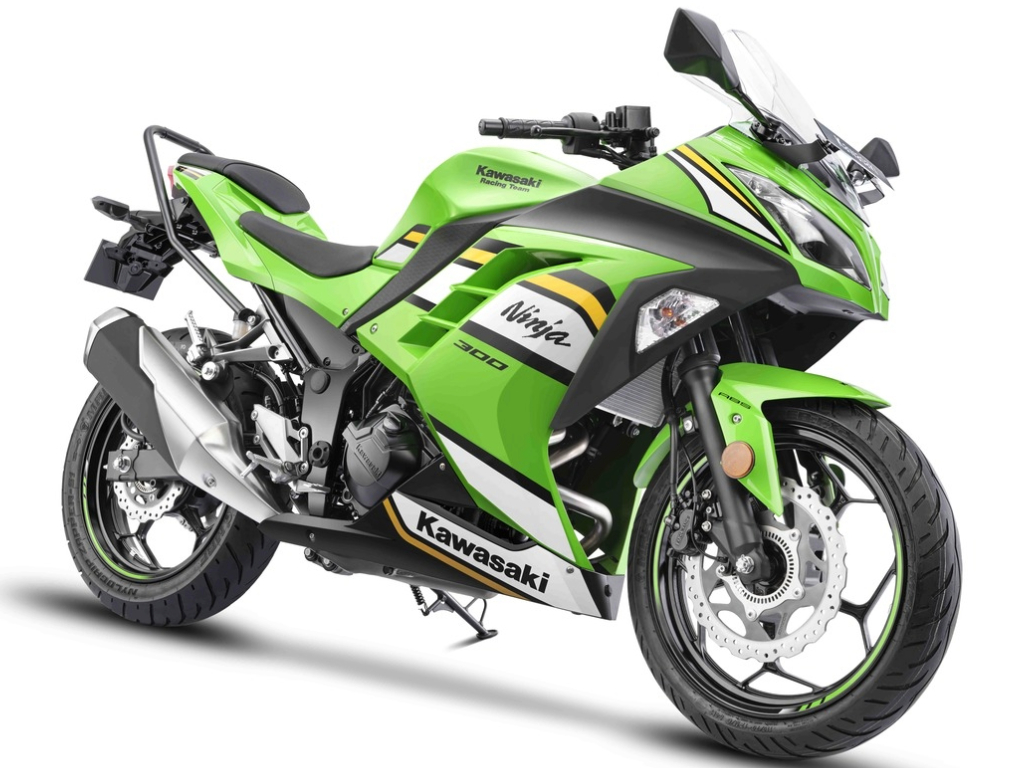 Kawasaki Ninja 300 front