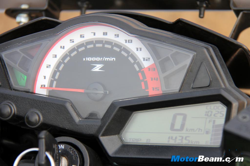 Kawasaki Z250 vs KTM Duke 390