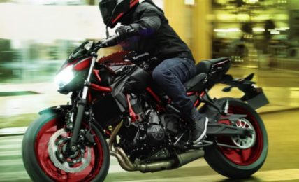 Kawasaki Z650 side