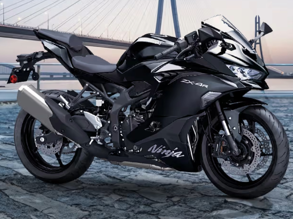 Kawasaki ZX4R front