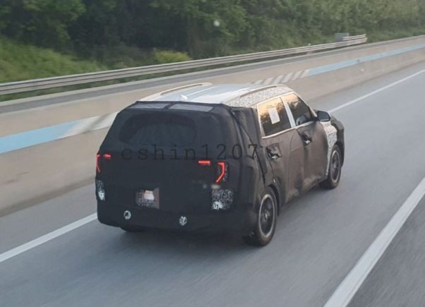 Kia Carens Facelift Spied Rear