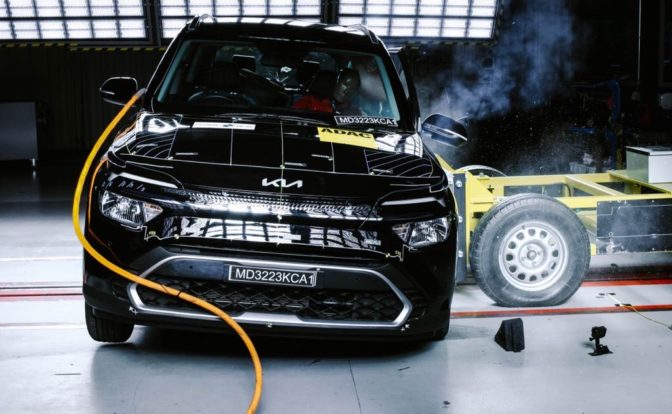 Kia Carens Side Impact Crash Test