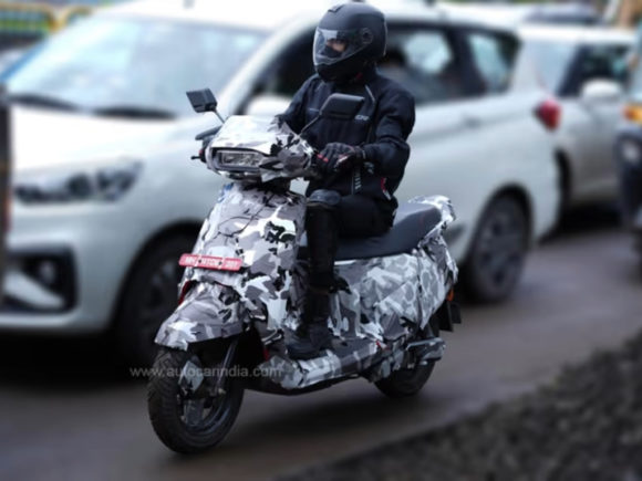 Kinetic EV Scooter front