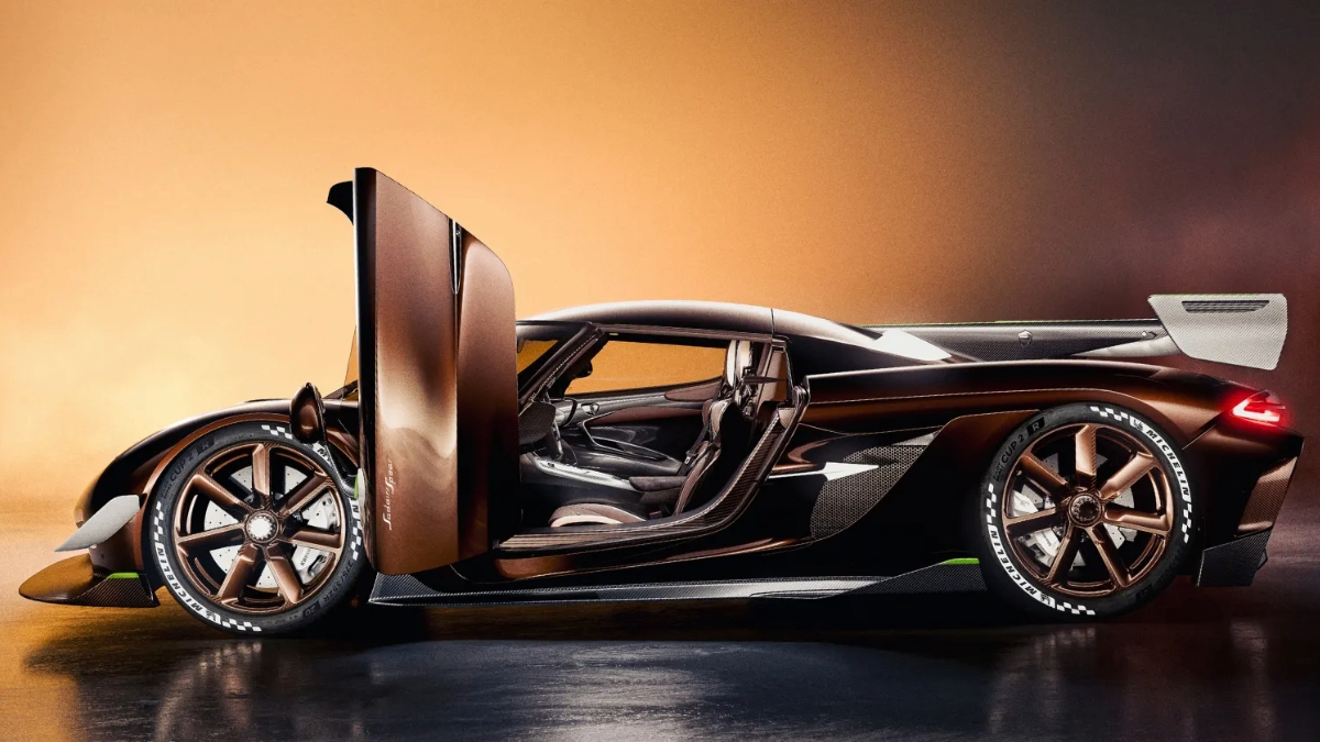 Koenigsegg Sadair's Spear side