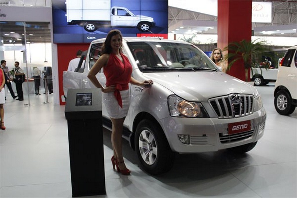 LHD Mahindra Genio LHD Mahindra Genio