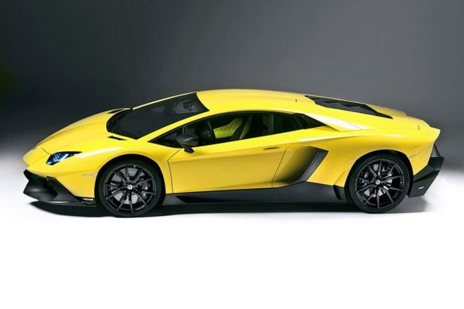 Lamborghini Aventador Anniversario Side