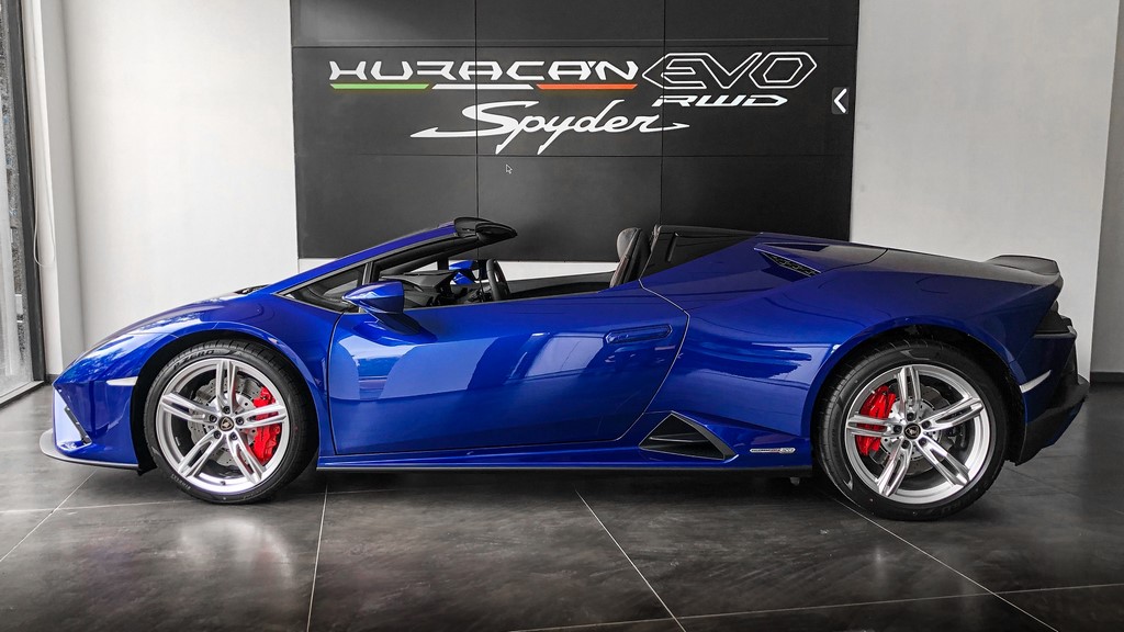 Lamborghini Huracan EVO RWD Spyder Side