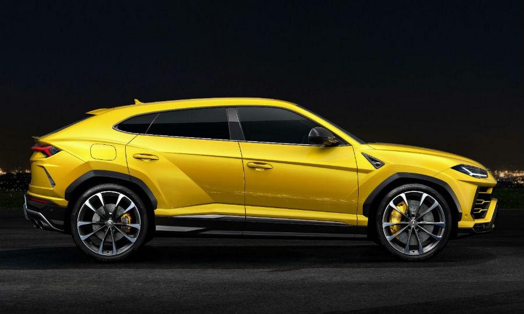 Lamborghini Urus Side Profile