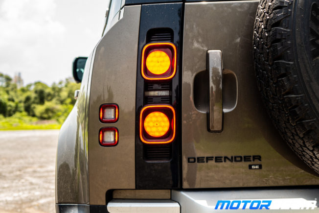 Land-Rover-Defender-22