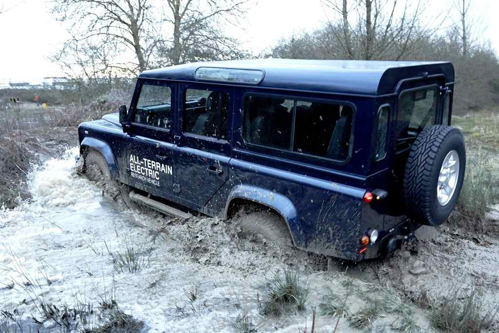 Land Rover Defender Electric side