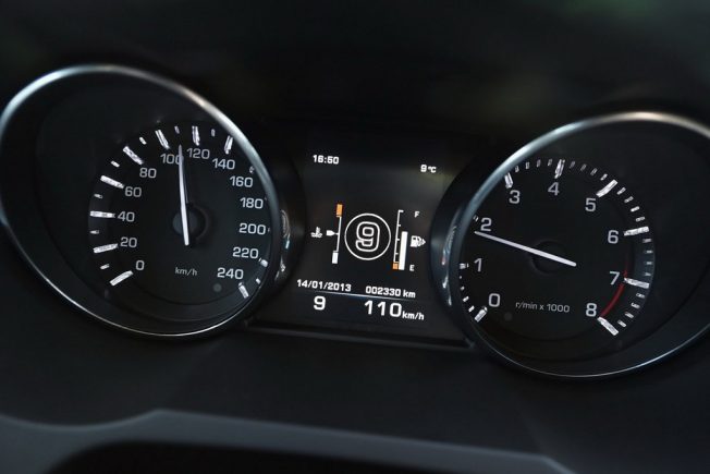 Land Rover ZF 9HP dials