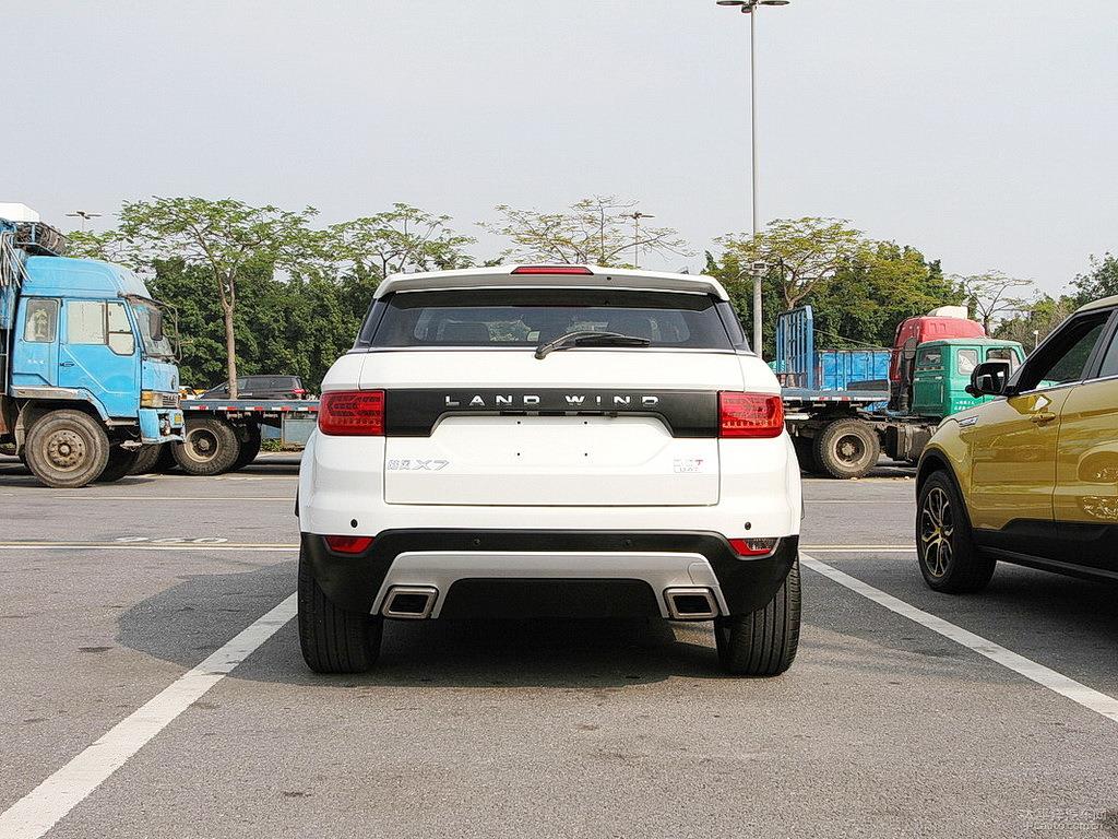 Land Wind X7 Rear