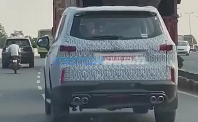 MG Gloster Facelift Spied