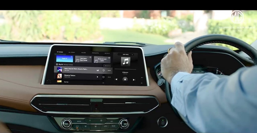 MG Gloster Touchscreen