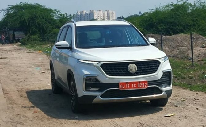 MG Hector Facelift Spied