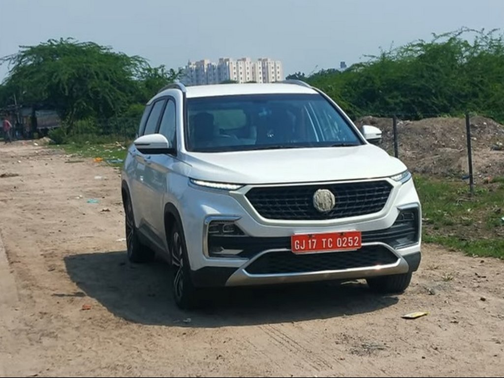 MG Hector Facelift Spied