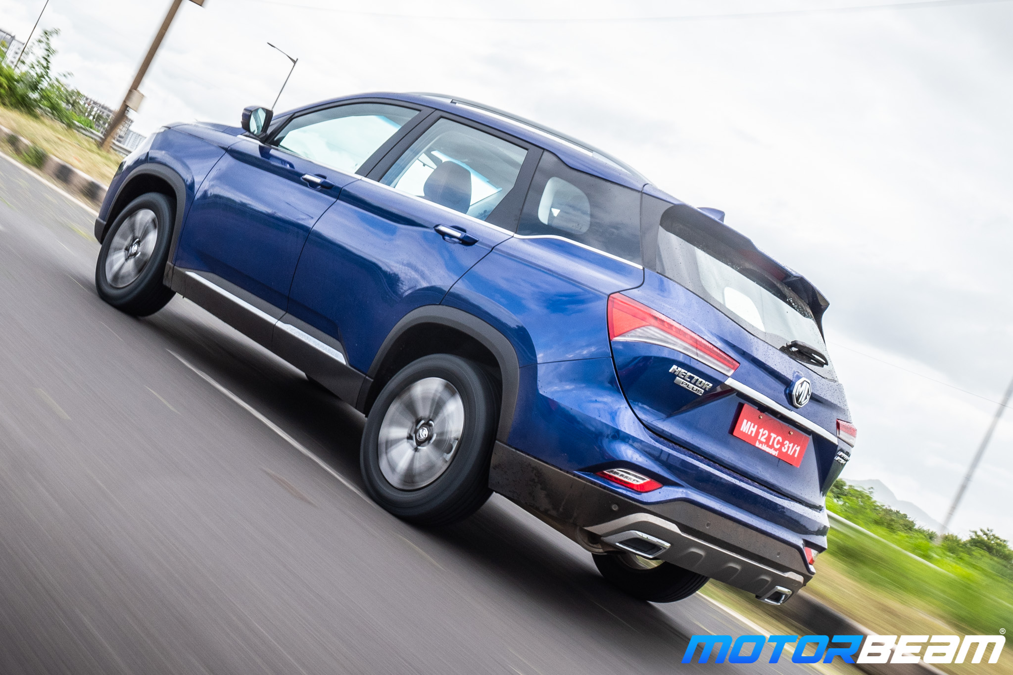 MG-Hector-Plus-30
