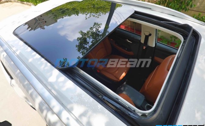 MG Hector Plus Panoramic Sunroof