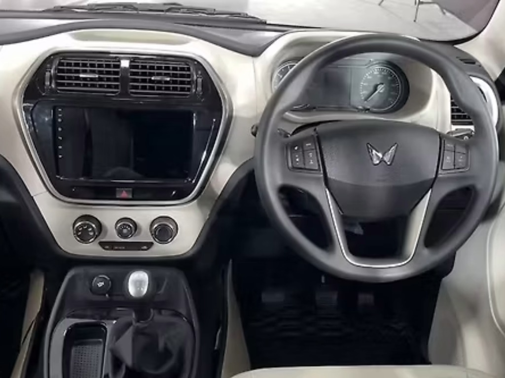Mahindra Bolero Neo interior