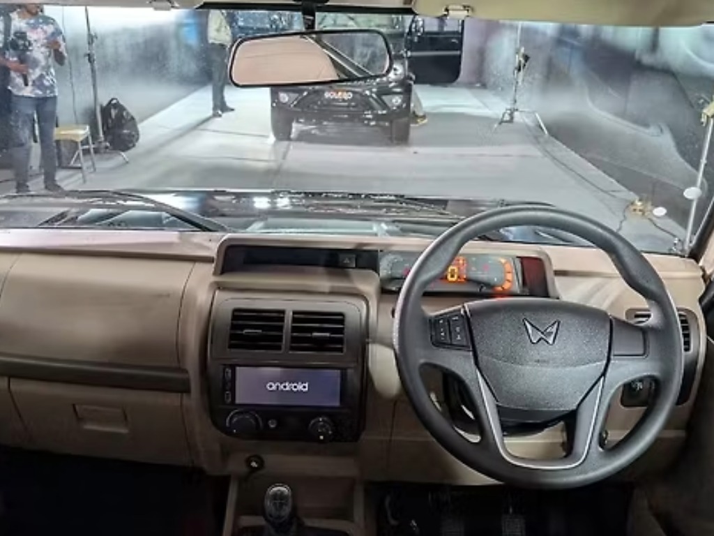 Mahindra Bolero interior