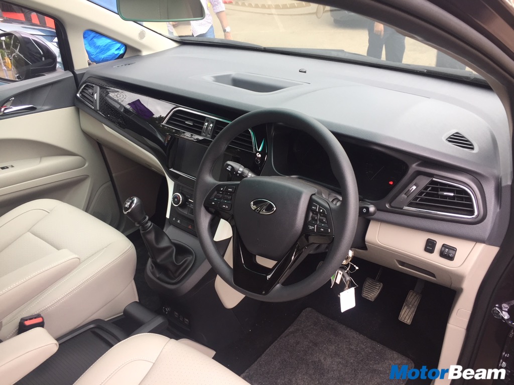 Mahindra Marazzo Dashboard