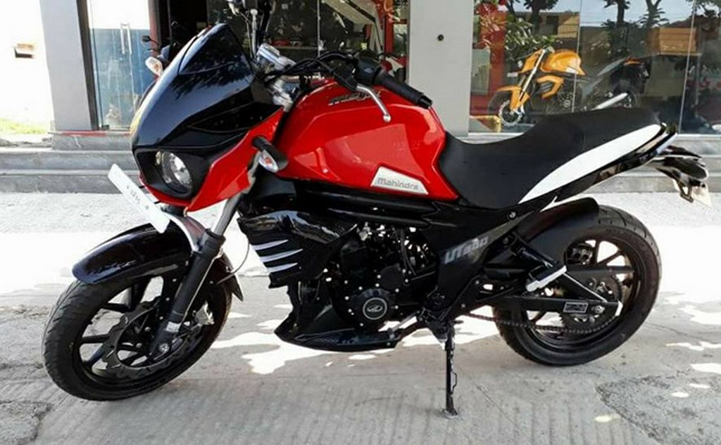 Mahindra Mojo UT300 Side Profile