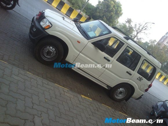 Mahindra Scorpio 4WD Automatic Side