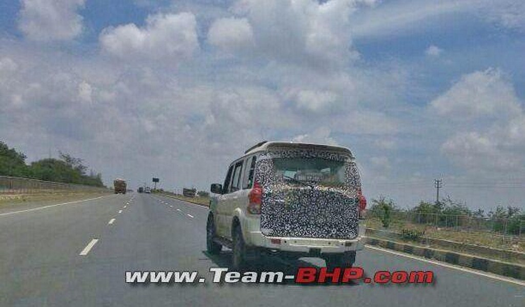 Mahindra Scorpio Facelift Spied Rear