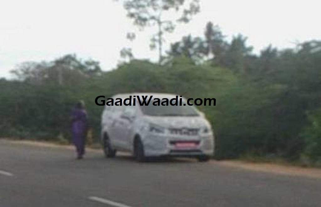 Mahindra TUV500 MPV Spied Front