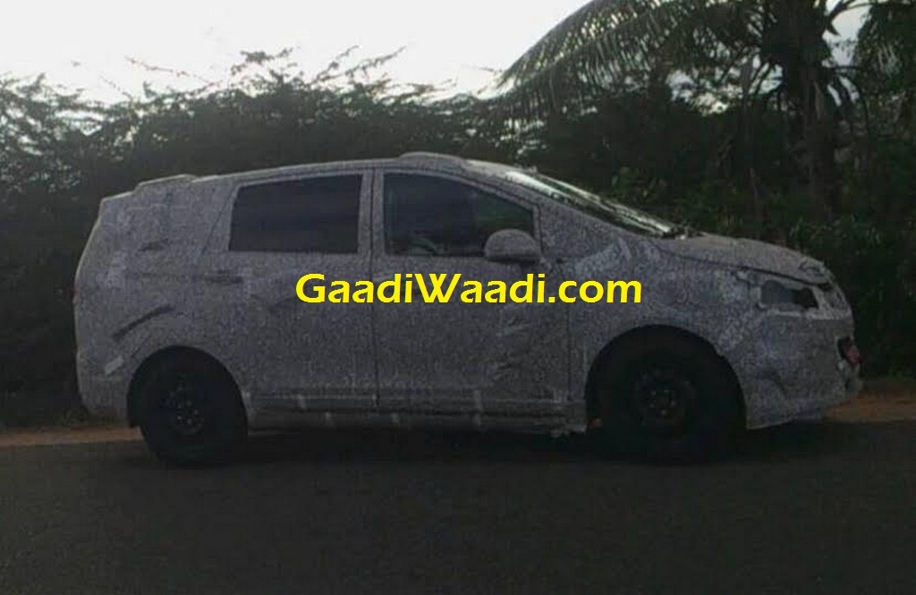 Mahindra TUV500 MPV Spied Side