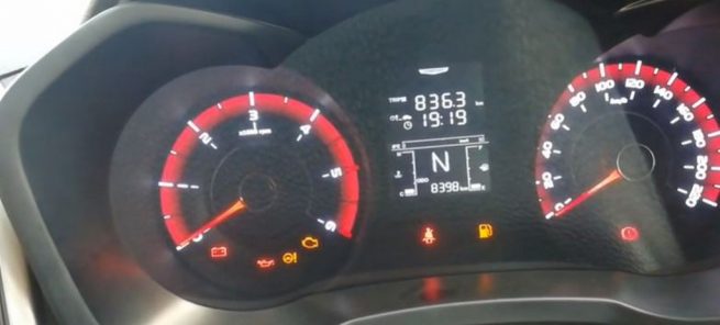 Mahindra XUV300 Diesel Instrument Cluster