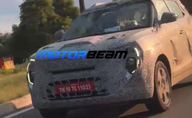 Mahindra XUV300 Facelifft Spy Shot