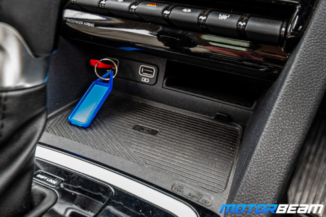 Mahindra-XUV700-10