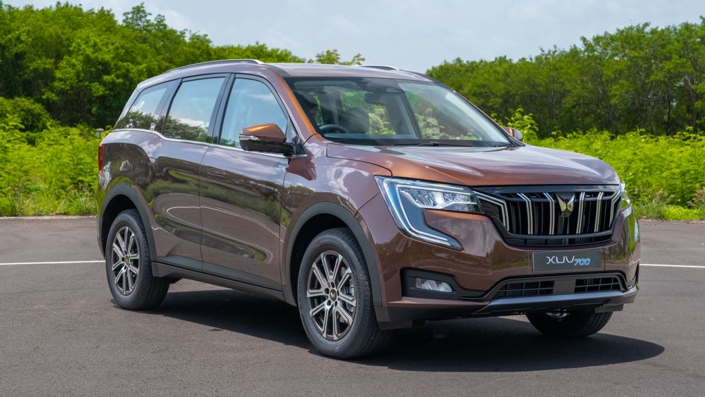 Mahindra XUV700 Burnt Sienna