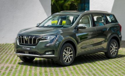 Mahindra XUV700 Deep Forest Green