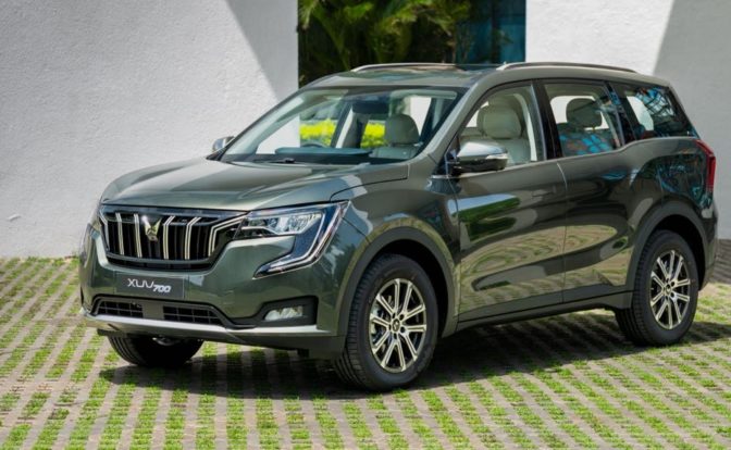 Mahindra XUV700 Deep Forest Green