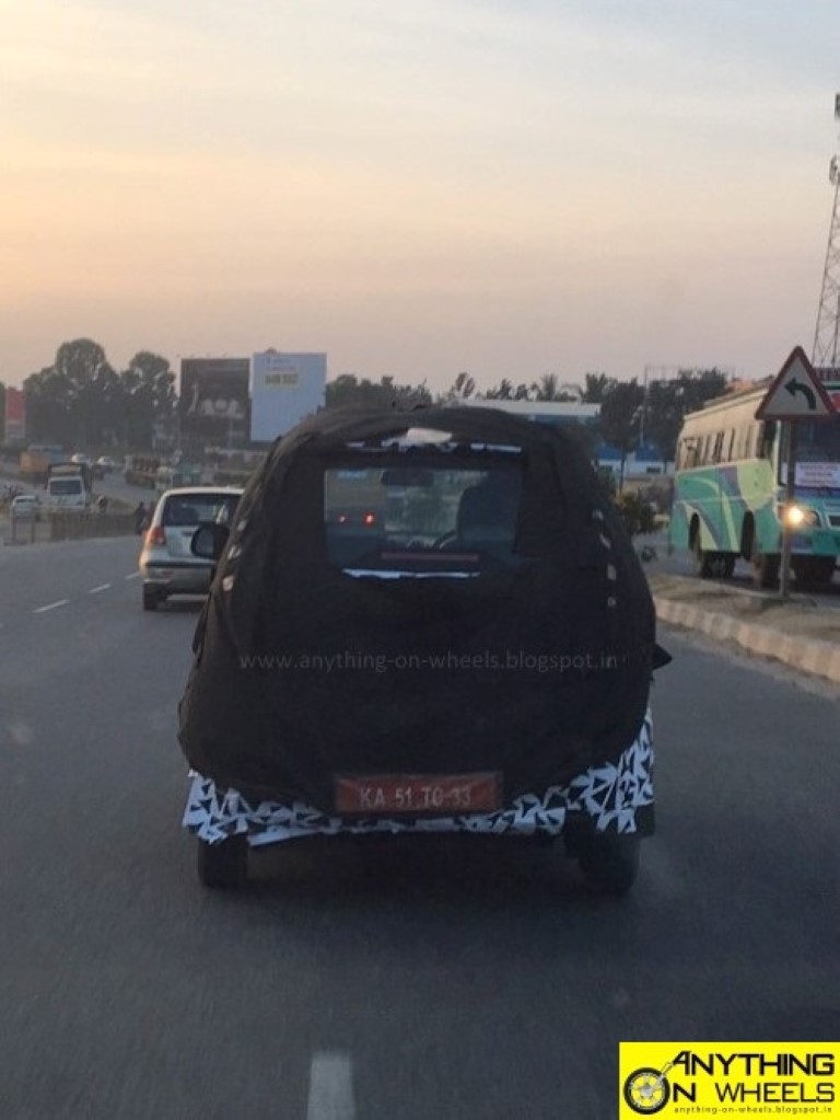 Mahindra e2o 4-Door Rear