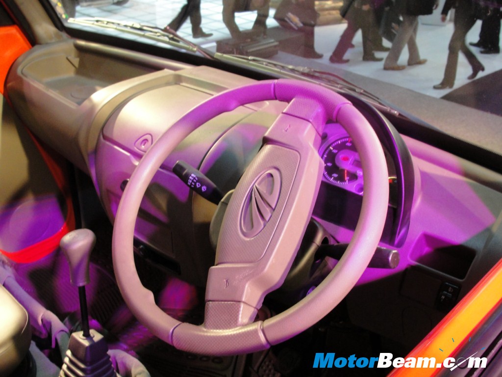 Mahindra_Maxximo_Interior