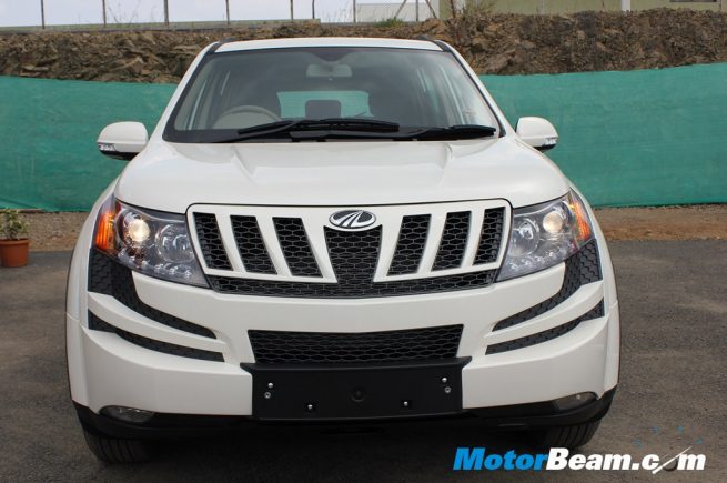 Mahindra XUV 500 - Front