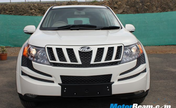 Mahindra XUV 500 - Front