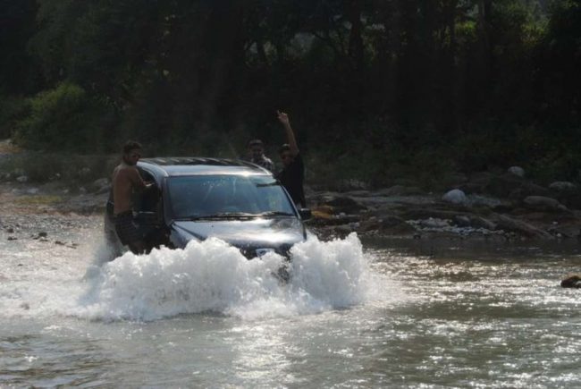 Mahindra_Xylo_Water