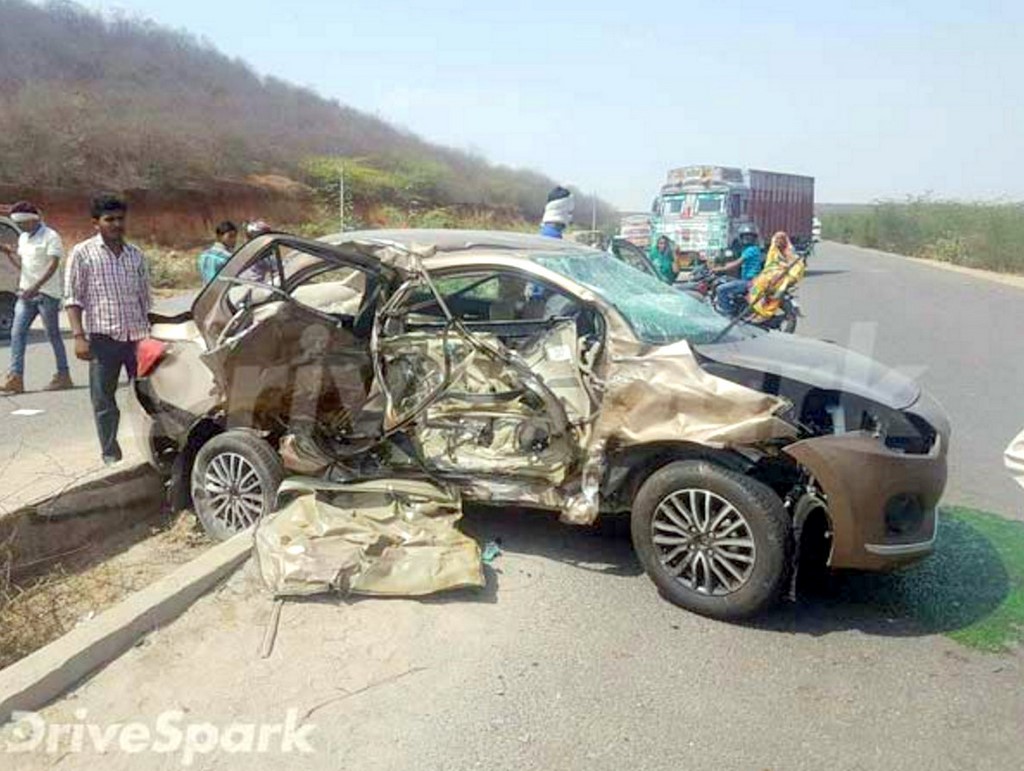 Maruti DZire and Tata Safari Storme Accident At Gwalior
